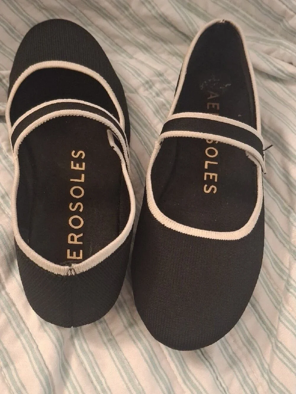 AEROSOLES elegant black